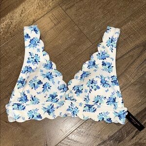 VICTORIA SECRET FLORAL SCALLOPED TRIM SWIM TOP NWT MEDIUM